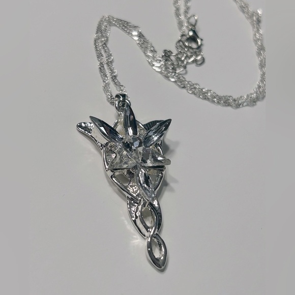 The Lord of the Rings - Arwen’s Evenstar Necklace / Pendant - Fashion Jewelry✨💠 - Picture 5 of 10